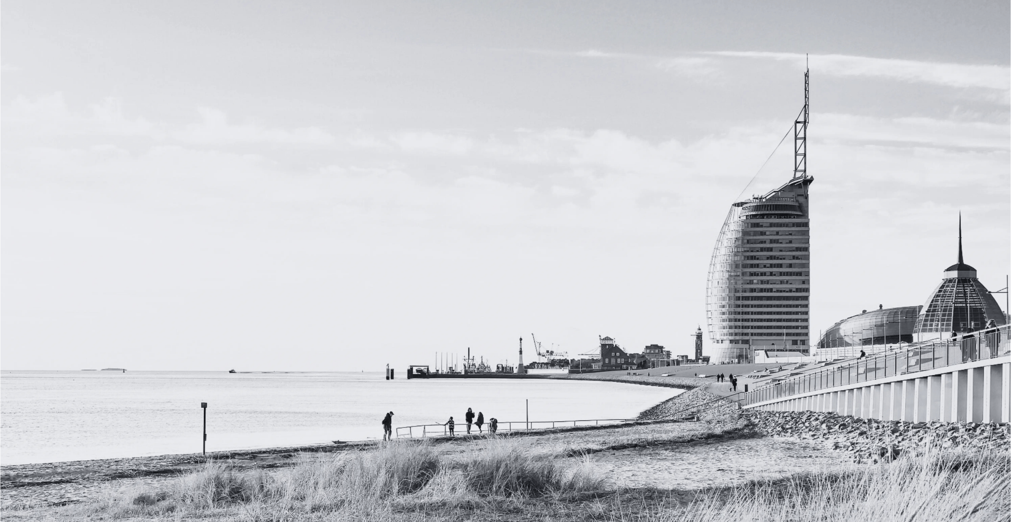 Team von Nord Secured vor Einsatzfahrzeug